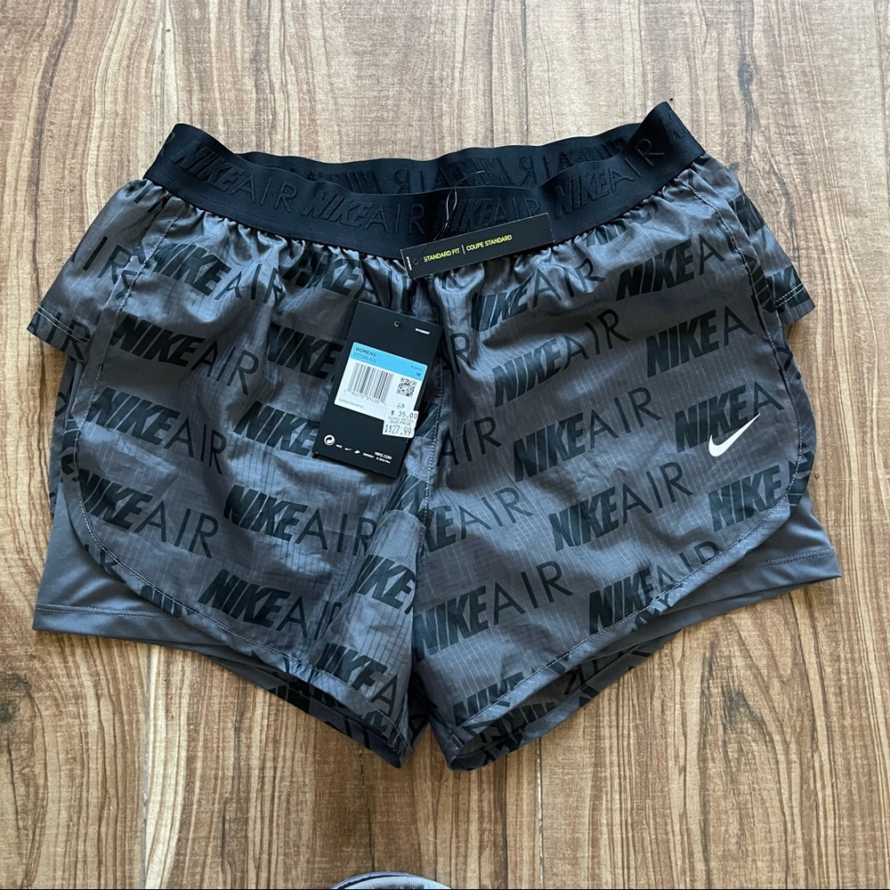 NIKE WOMAN SHORTS